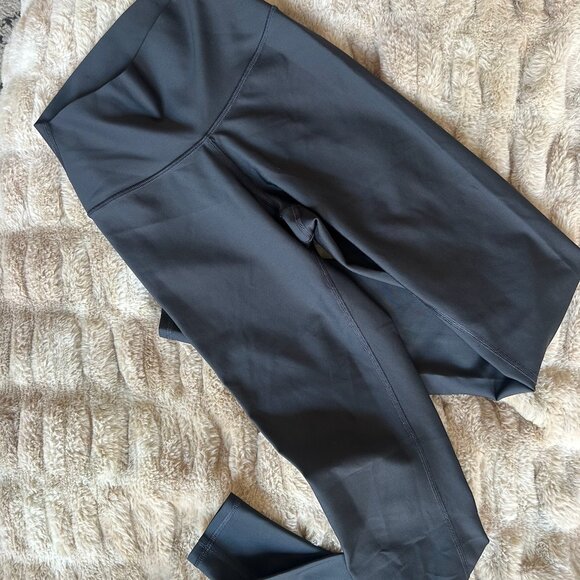 Alo High-Waist Airlift Legging - Picture 2 of 4